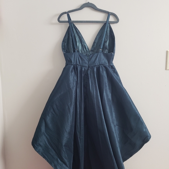 Iris Emerald green satin high low dress Size M - Picture 5 of 9